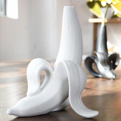 Creative ceramic dry vase